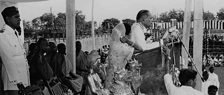 DO NOT WORSHIP GODS IN HINDU RELIGION